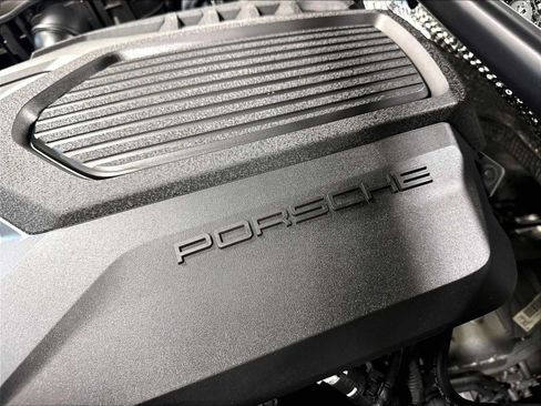 Used 2026 Porsche Macan AWD/4WD image 37