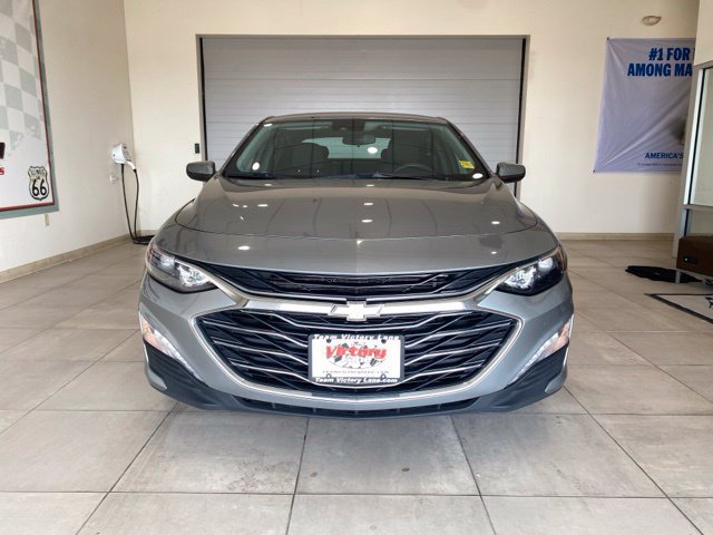 Used 2024 Chevrolet Malibu LT FWD image 2