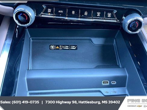New 2026 Chevrolet Suburban High Country AWD/4WD image 23