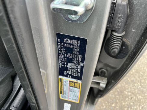 Used 2025 Kia Soul LX w/ LX Technology Package FWD image 28
