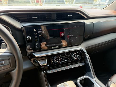 Used 2023 GMC Sierra 1500 Denali w/ Technology Package AWD/4WD image 16