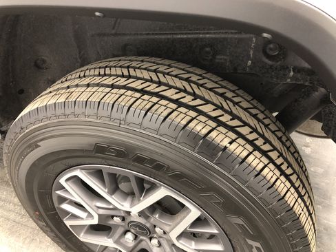 Certified 2024 Jeep Wrangler Sahara w/ Technology Group image 28