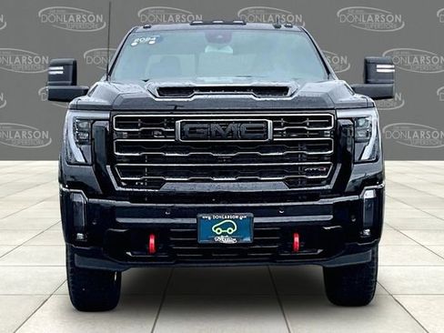 Used 2024 GMC Sierra 2500 AT4 w/ Technology Package AWD/4WD image 2