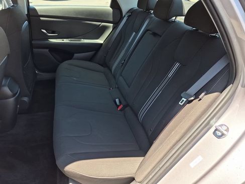 Used 2025 Hyundai Elantra SEL FWD image 28