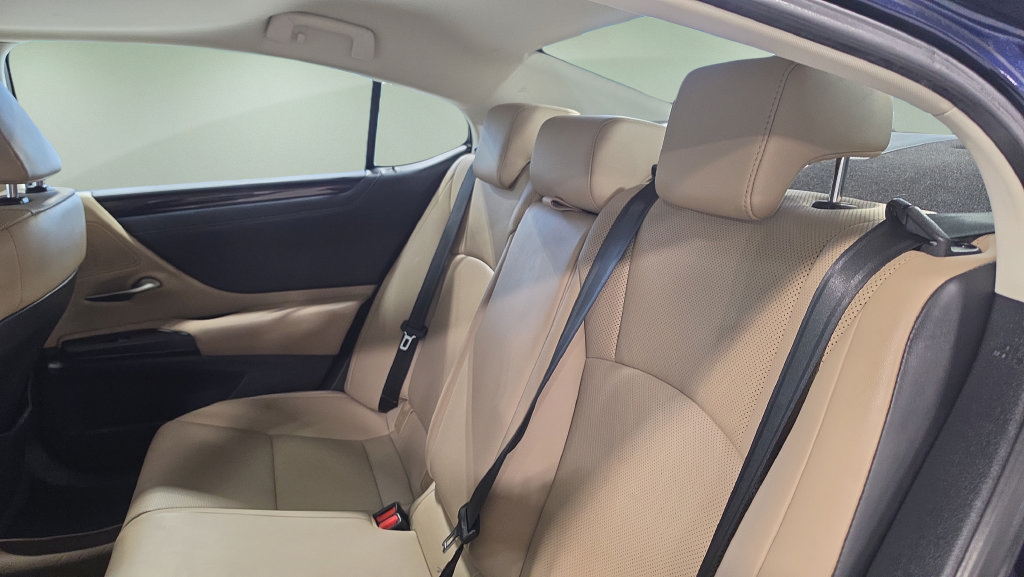 Used 2019 Lexus ES 350 w/ Premium Package FWD image 19
