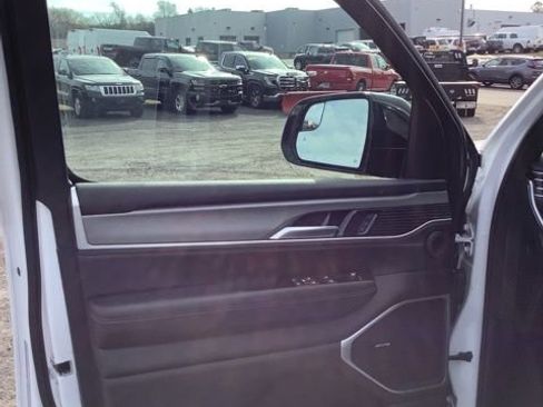 Certified 2024 Jeep Wagoneer Series II image 14