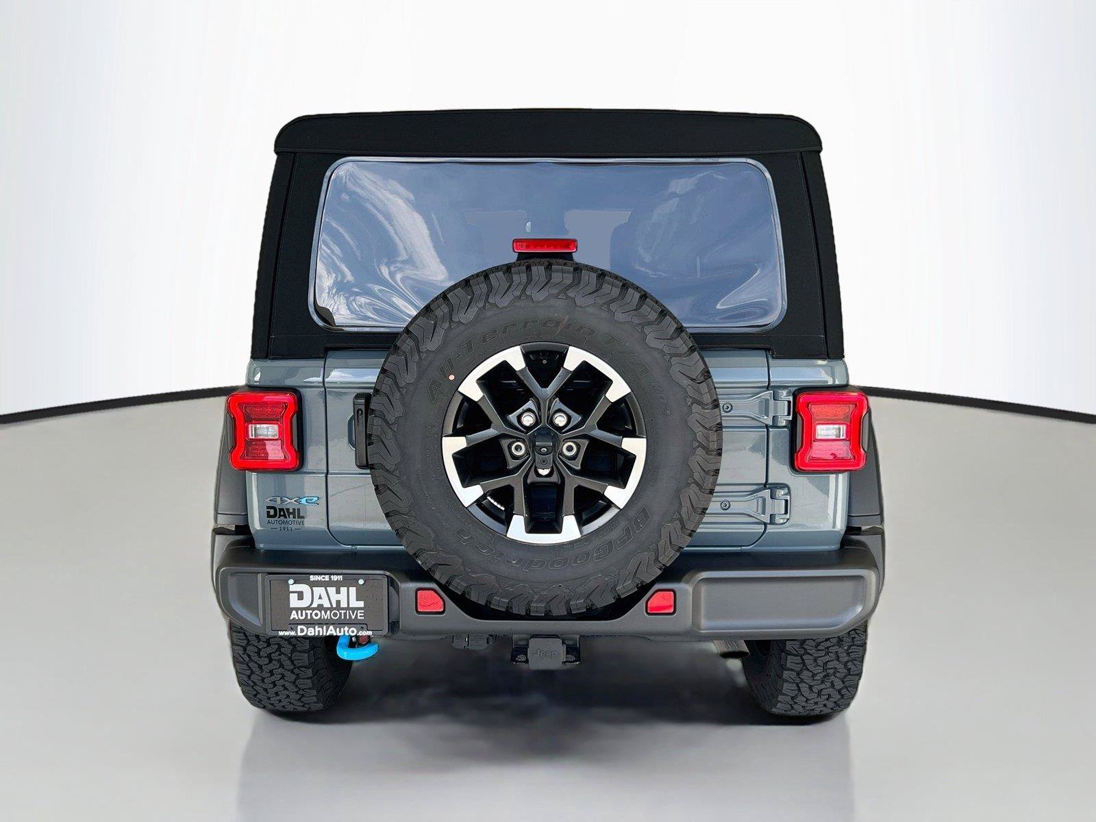 Used 2024 Jeep Wrangler Unlimited Rubicon 4xe AWD/4WD image 12