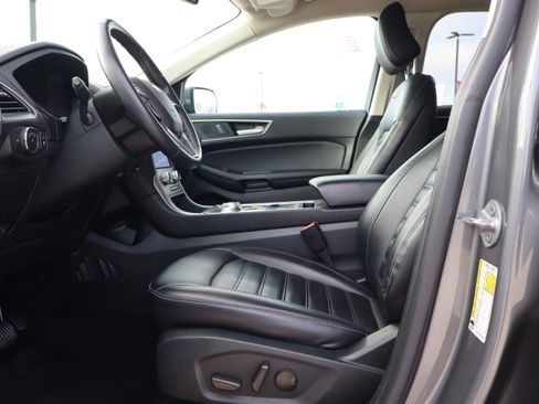 Used 2022 Ford Edge SEL w/ Convenience Package image 9