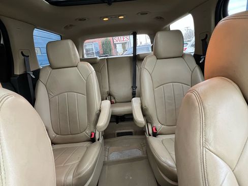 Used 2012 GMC Acadia Denali image 18