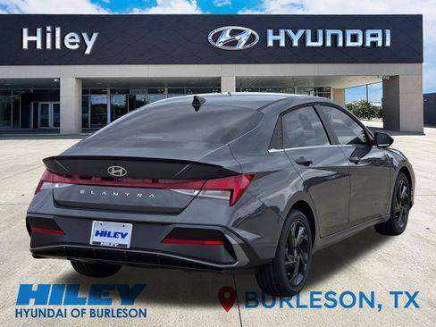 New 2026 Hyundai Elantra SEL Sport Premium FWD image 4