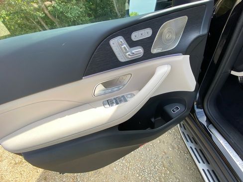 New 2026 Mercedes-Benz GLS 580 4MATIC image 32