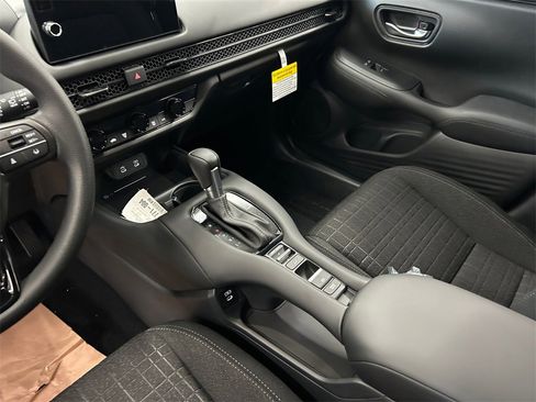 New 2026 Honda HR-V LX image 11