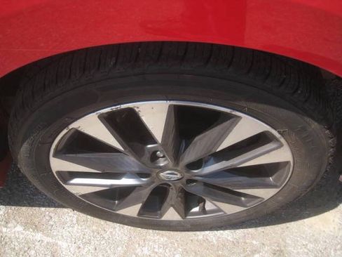 Used 2017 Nissan Sentra SR Turbo w/ SR Turbo Premium Package FWD image 37