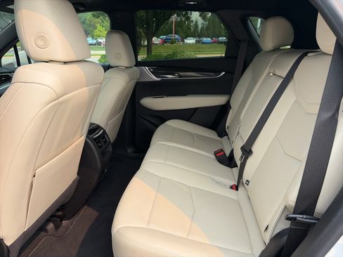Used 2023 Cadillac XT5 Sportv AWD/4WD image 9