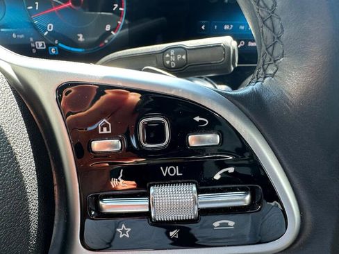 Used 2021 Mercedes-Benz GLB 250 image 11