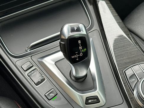 Used 2018 BMW 330e w/ Convenience Package image 24