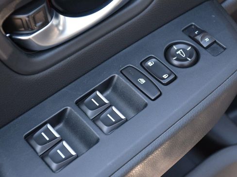 Used 2025 Honda Pilot Touring image 11