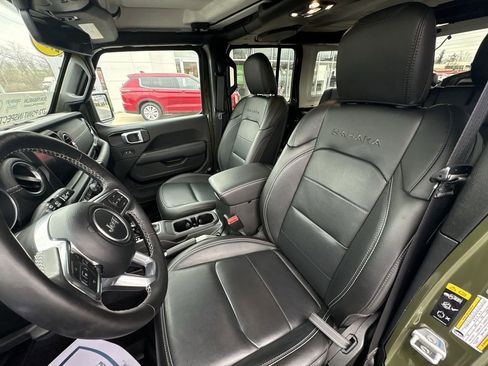 Used 2023 Jeep Wrangler Unlimited Sahara w/ Cold Weather Group image 13