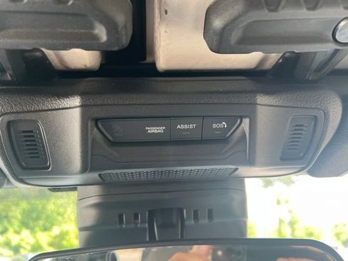 Used 2025 Jeep Wrangler Unlimited Sahara AWD/4WD image 16