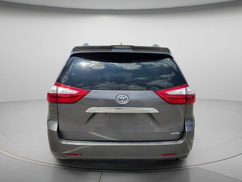 Used 2019 Toyota Sienna Limited Premium FWD image 5
