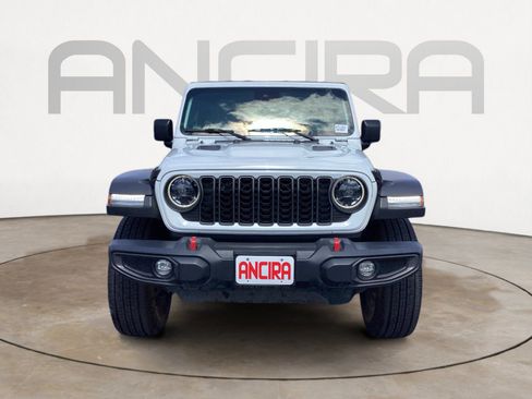 Used 2024 Jeep Wrangler Unlimited Rubicon AWD/4WD image 8