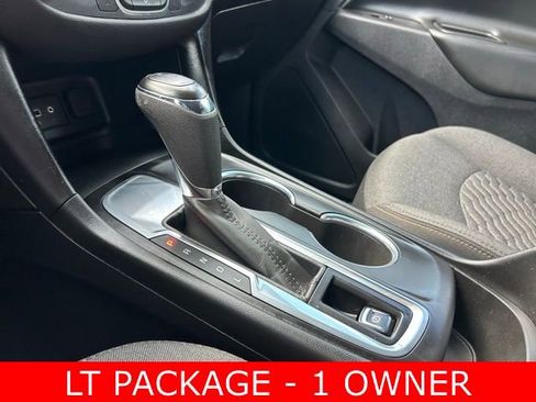 Used 2020 Chevrolet Equinox LT image 25