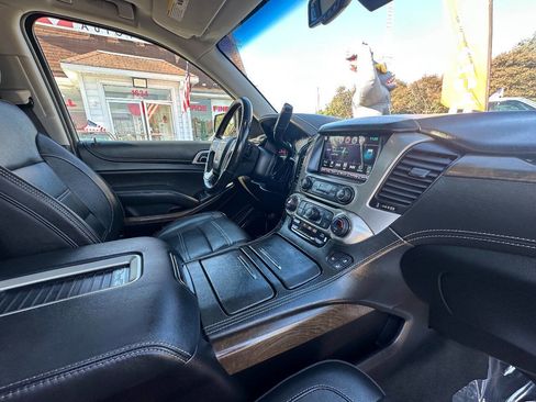 Used 2018 GMC Yukon Denali image 29