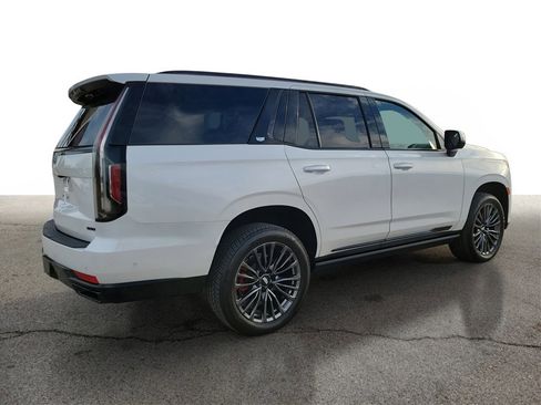 Used 2024 Cadillac Escalade Sport Platinum w/ LPO, ONYX Package image 5