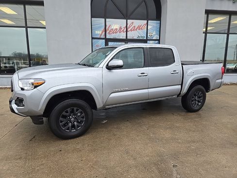 Used 2023 Toyota Tacoma SR5 image 4