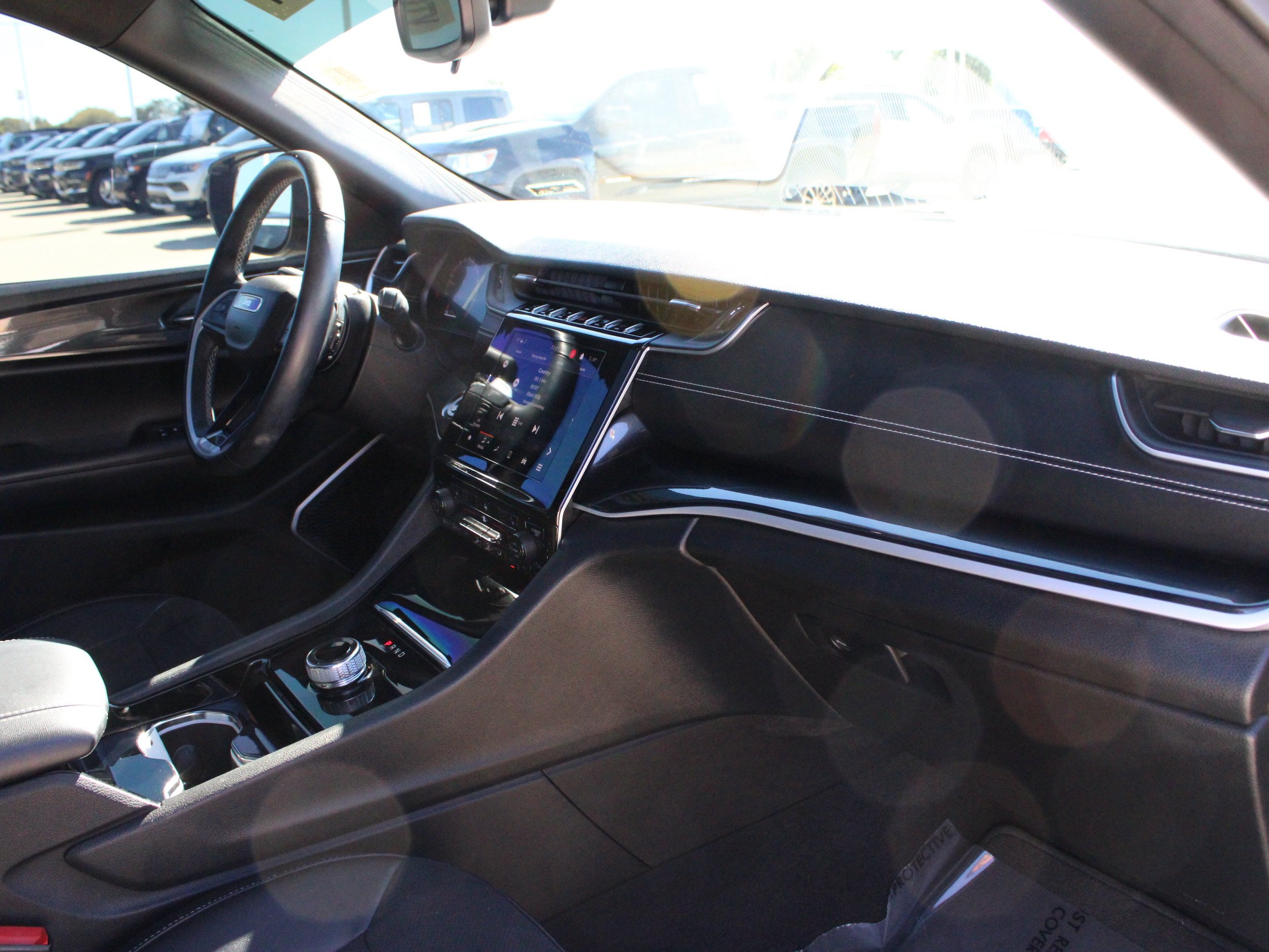 Used 2022 Jeep Grand Cherokee Altitude AWD/4WD image 42