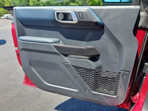 Certified 2025 Ford Bronco Heritage Edition AWD/4WD image 32