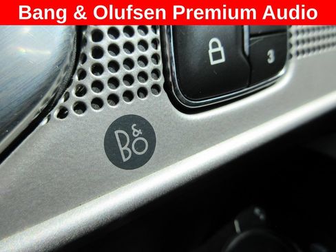 Used 2022 Ford Explorer Limited w/ Equipment Group 301A AWD/4WD image 19
