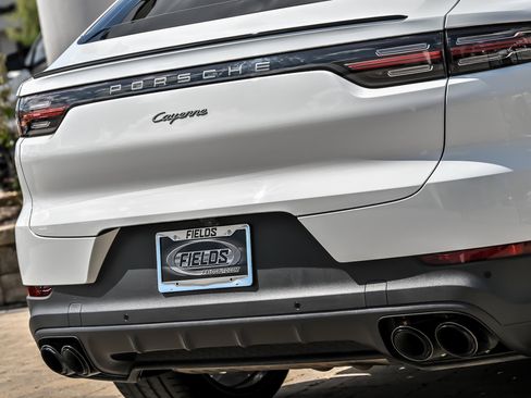 Used 2023 Porsche Cayenne Platinum Edition AWD/4WD image 8