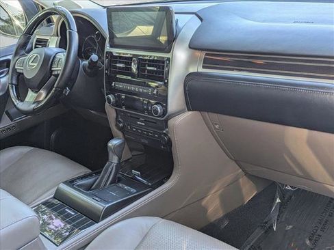 Used 2023 Lexus GX 460 Luxury w/ Accessory Package AWD/4WD image 21