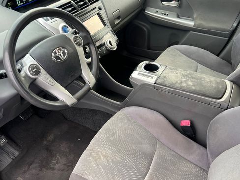Used 2012 Toyota Prius V Three image 9
