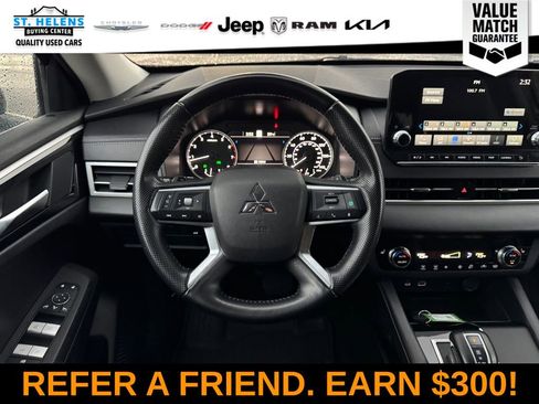 Used 2024 Mitsubishi Outlander SE image 21