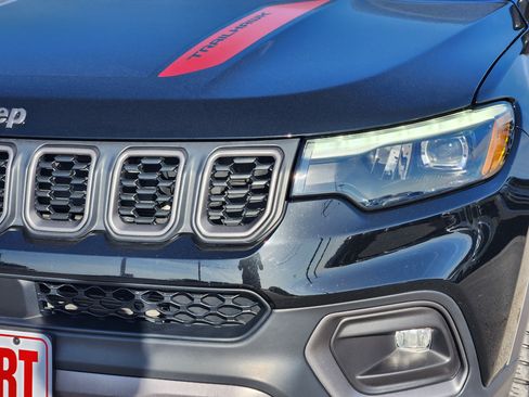 Used 2025 Jeep Compass Trailhawk w/ Trailhawk Elite Group AWD/4WD image 8