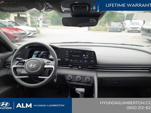 New 2026 Hyundai Elantra SEL Sport FWD image 21