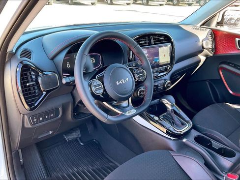 Used 2025 Kia Soul GT-Line image 16