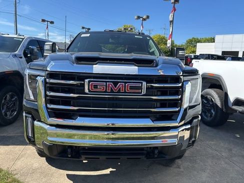 New 2026 GMC Sierra 2500 SLE w/ SLE Value Package; image 2