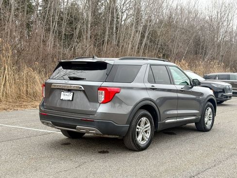 Certified 2022 Ford Explorer XLT w/ Equipment Group 202A image 6
