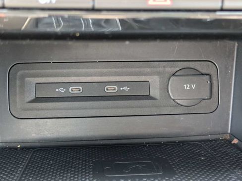 Used 2023 Volkswagen Atlas SE w/ Panoramic Sunroof Package FWD image 25