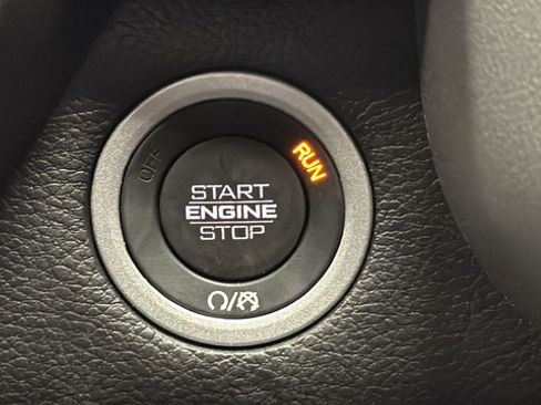 Used 2025 RAM 1500 Big Horn AWD/4WD image 22