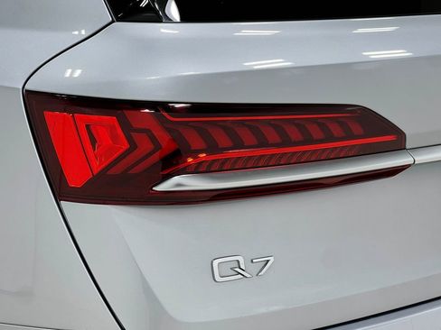 Used 2021 Audi Q7 3.0T Prestige w/ Prestige Package AWD/4WD image 40