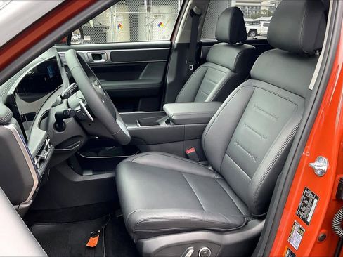 Certified 2025 Hyundai Santa Fe Limited image 5