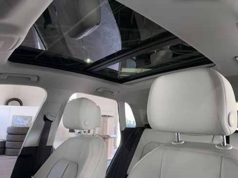 Used 2020 Audi Q3 2.0T Premium Plus w/ Premium Plus Package image 36