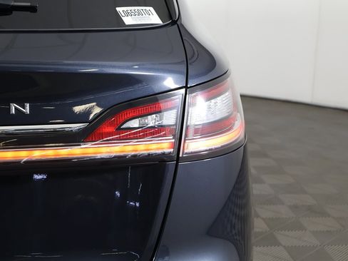 Used 2022 Lincoln Nautilus Reserve image 20