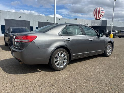 Used 2010 Lincoln MKZ AWD image 3