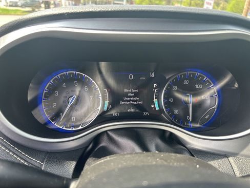 Certified 2021 Chrysler Pacifica Touring w/ S Appearance Package image 8