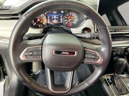 Used 2022 Jeep Compass Limited AWD/4WD image 11